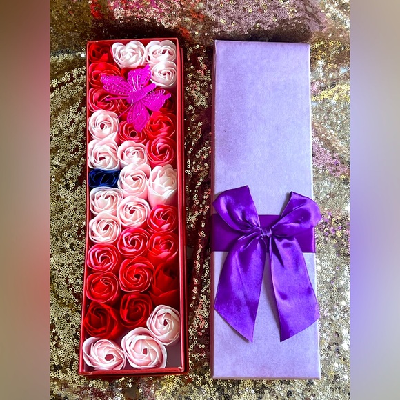 33 piece Rose Soap Flower Gift Set with Box available in red or purple - Picture 1 of 13